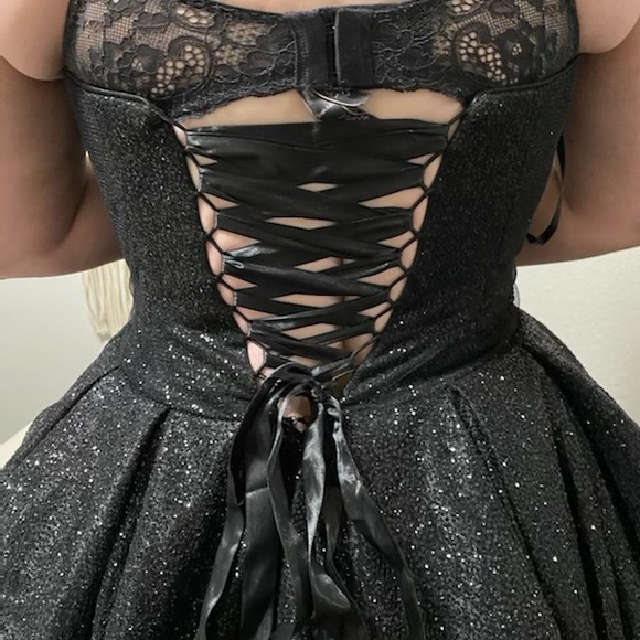 Dress - Picture 4 of 8